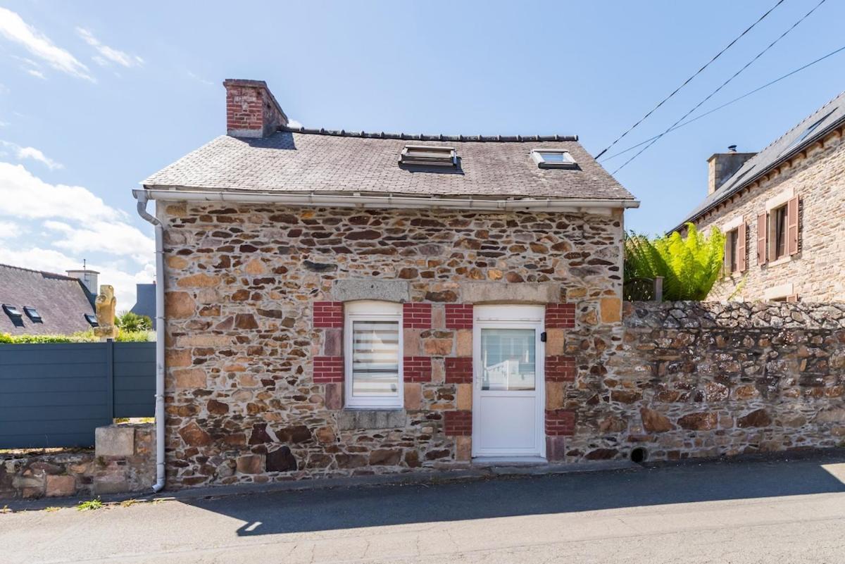 Jolie Maison En Pierre Vue Sur Mer A Ploubazlanec Extérieur photo